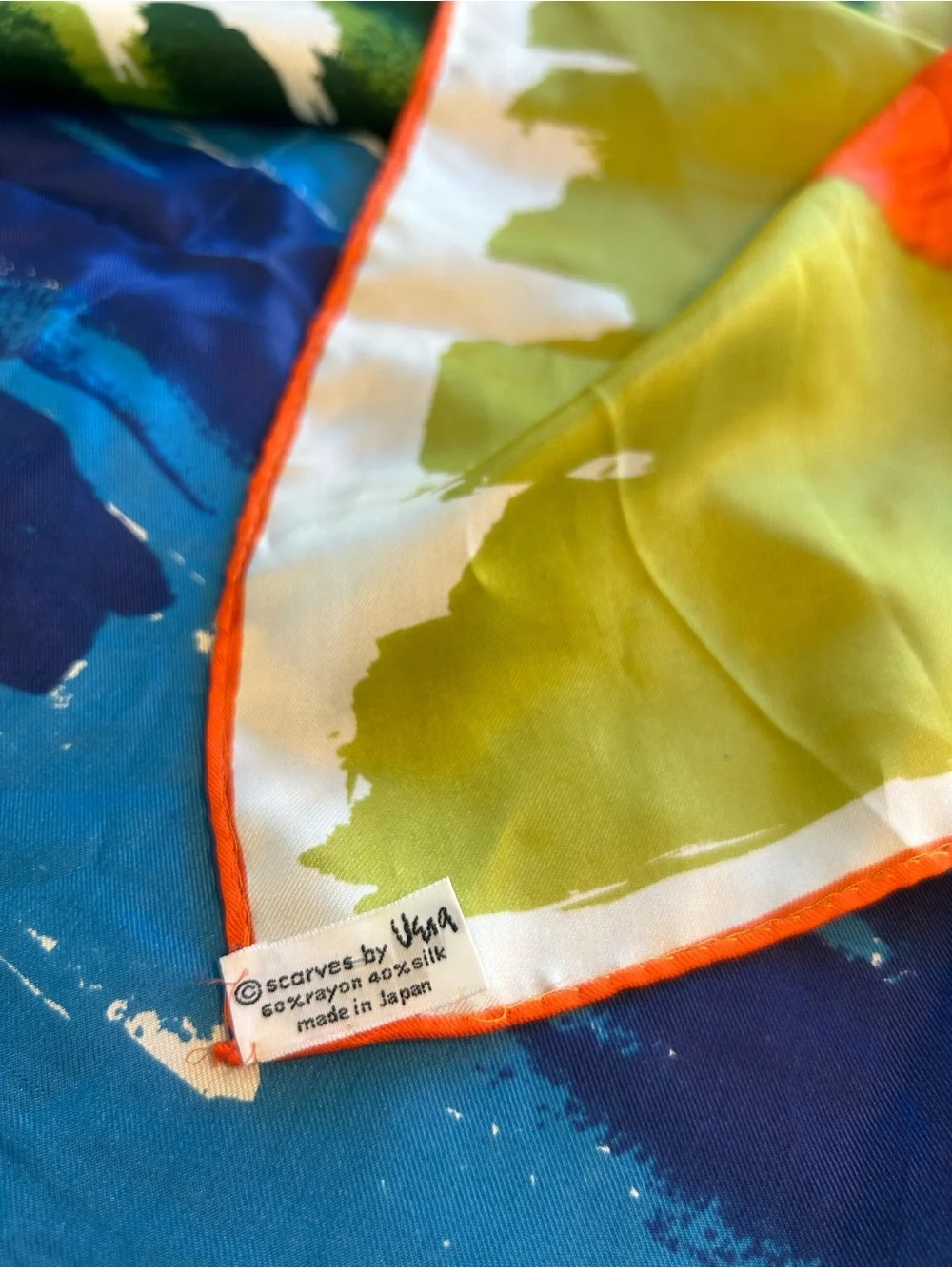 Vintage Vera Scarf - Picture 3 of 4